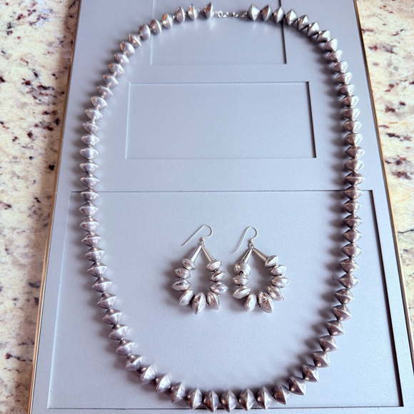 Native American Navajo Saucer Bead Handmade Sterling Silver Necklace Earring Set - Picture 2 of 12